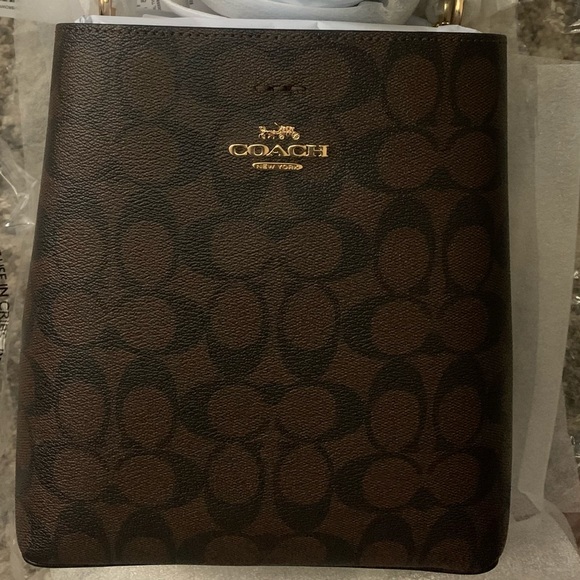Sold!NWT🌟 Coach Small Town Bucket Bag Signature - Picture 3 of 5